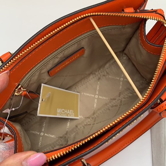 MICHAEL KORS
Sheila Small Faux Saffiano Leather Satchel
Poppy 
NWT - Picture 11 of 16